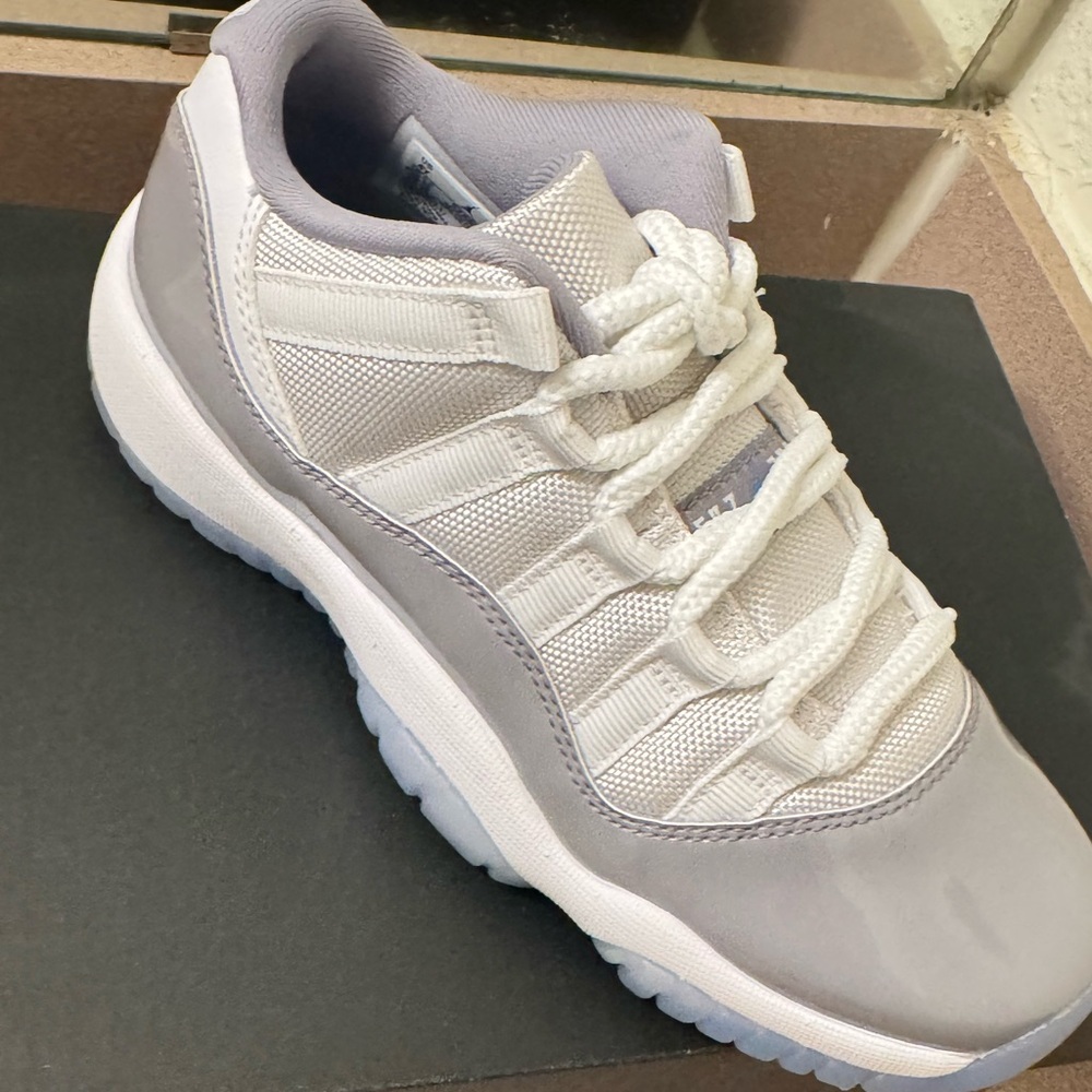 Retro 11s low